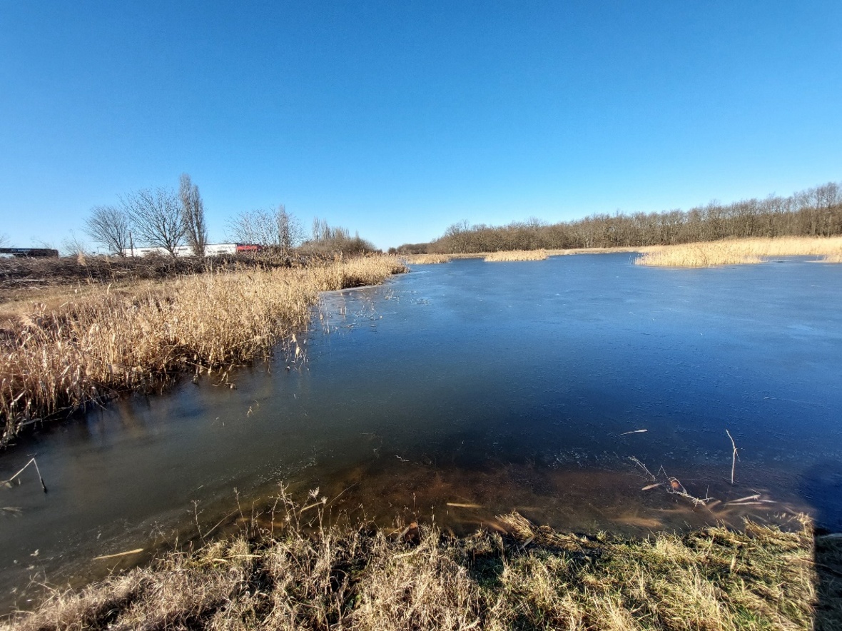 Görbe-éri tározó