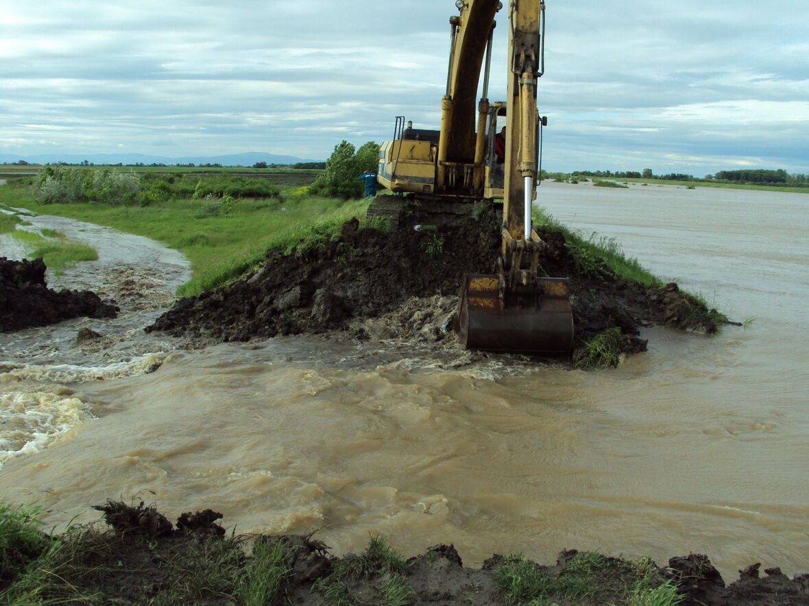Jásztelki tározónyitás